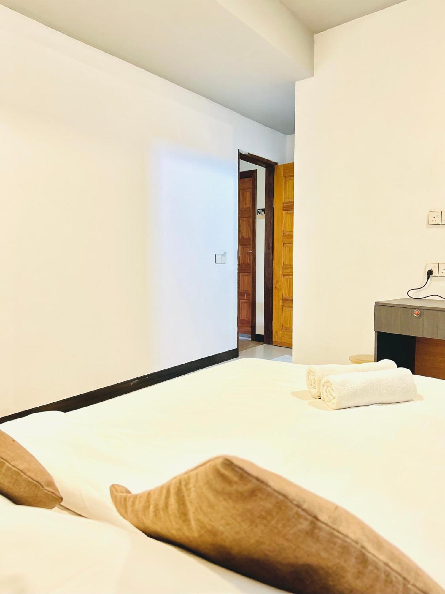 Hotel Aqua Sunset Gulhi Exterior foto